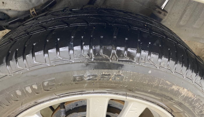 2016 Honda Brio VX MT, Petrol, Manual, 90,438 km, Left Rear Tyre Tread