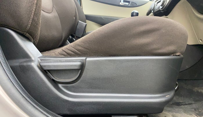 2012 Hyundai i20 SPORTZ 1.2, Petrol, Manual, 31,312 km, Driver Side Adjustment Panel