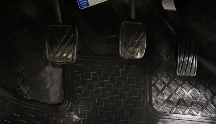 2016 Maruti Ciaz VXI+, Petrol, Manual, 35,074 km, Pedals