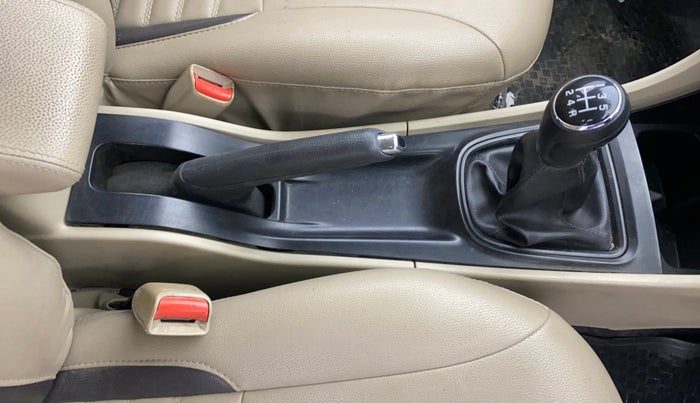 2016 Maruti Ciaz VXI+, Petrol, Manual, 35,074 km, Gear Lever