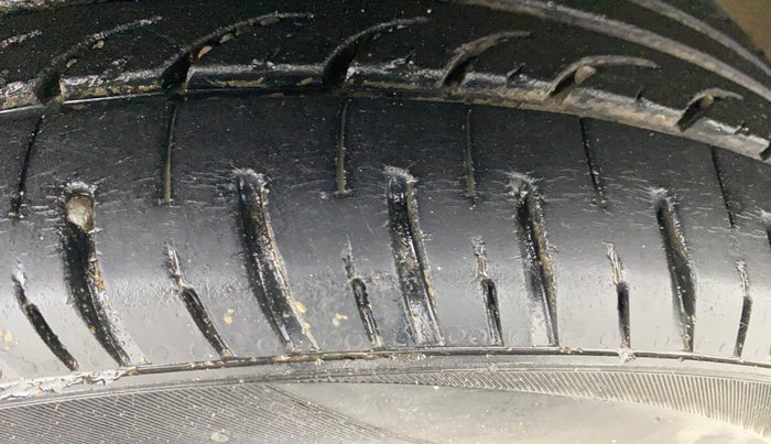 2015 Maruti Celerio VXI AMT, Petrol, Automatic, 48,015 km, Left Front Tyre Tread