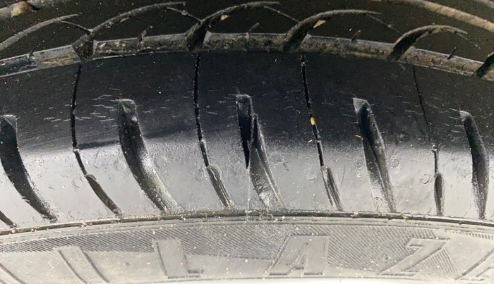 2015 Maruti Celerio VXI AMT, Petrol, Automatic, 48,015 km, Right Rear Tyre Tread