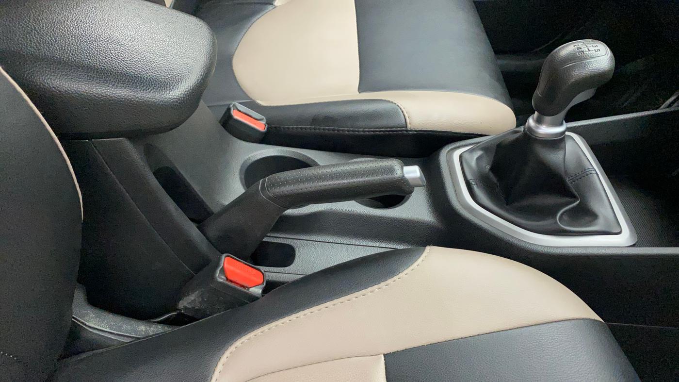 2018 Hyundai Creta E PLUS 1.6 PETROL, Petrol, Manual, 83,563 km, Gear Lever