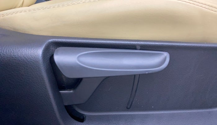 2018 Volkswagen Vento COMFORTLINE 1.6, Petrol, Manual, 44,789 km, Driver Side Adjustment Panel