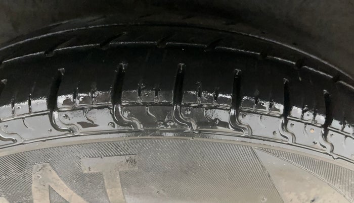 2012 Hyundai i10 SPORTZ 1.2, Petrol, Manual, 90,733 km, Right Rear Tyre Tread