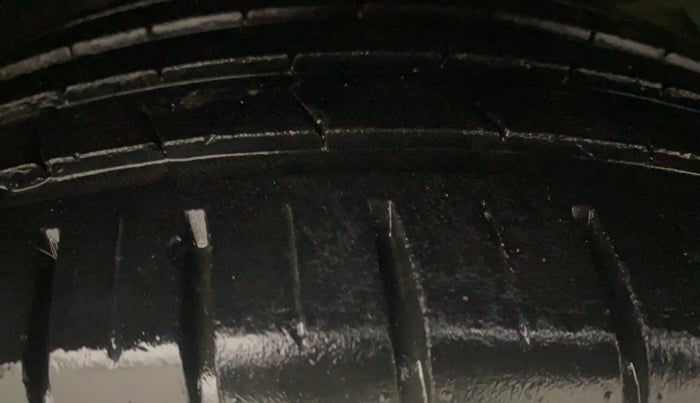 2016 Maruti Baleno ALPHA PETROL 1.2, Petrol, Manual, 56,200 km, Right Front Tyre Tread