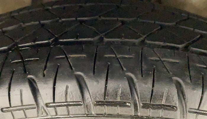 2020 Maruti Alto LXI OPT CNG, CNG, Manual, 84,644 km, Right Front Tyre Tread