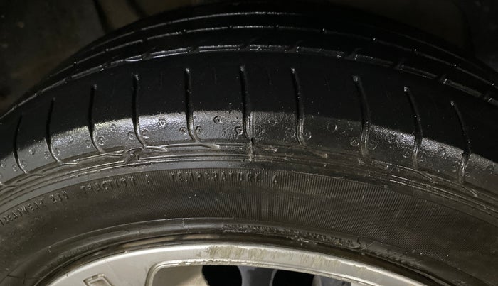 2021 Tata NEXON XM SUNROOF PETROL, Petrol, Manual, 82,040 km, Right Front Tyre Tread