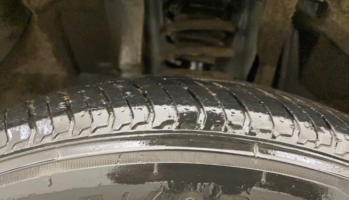 2021 Renault Kiger RXT TURBO CVT, Petrol, Automatic, 25,660 km, Left Front Tyre Tread