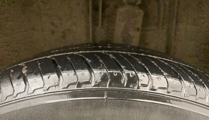 2021 Renault Kiger RXT TURBO CVT, Petrol, Automatic, 25,660 km, Left Rear Tyre Tread