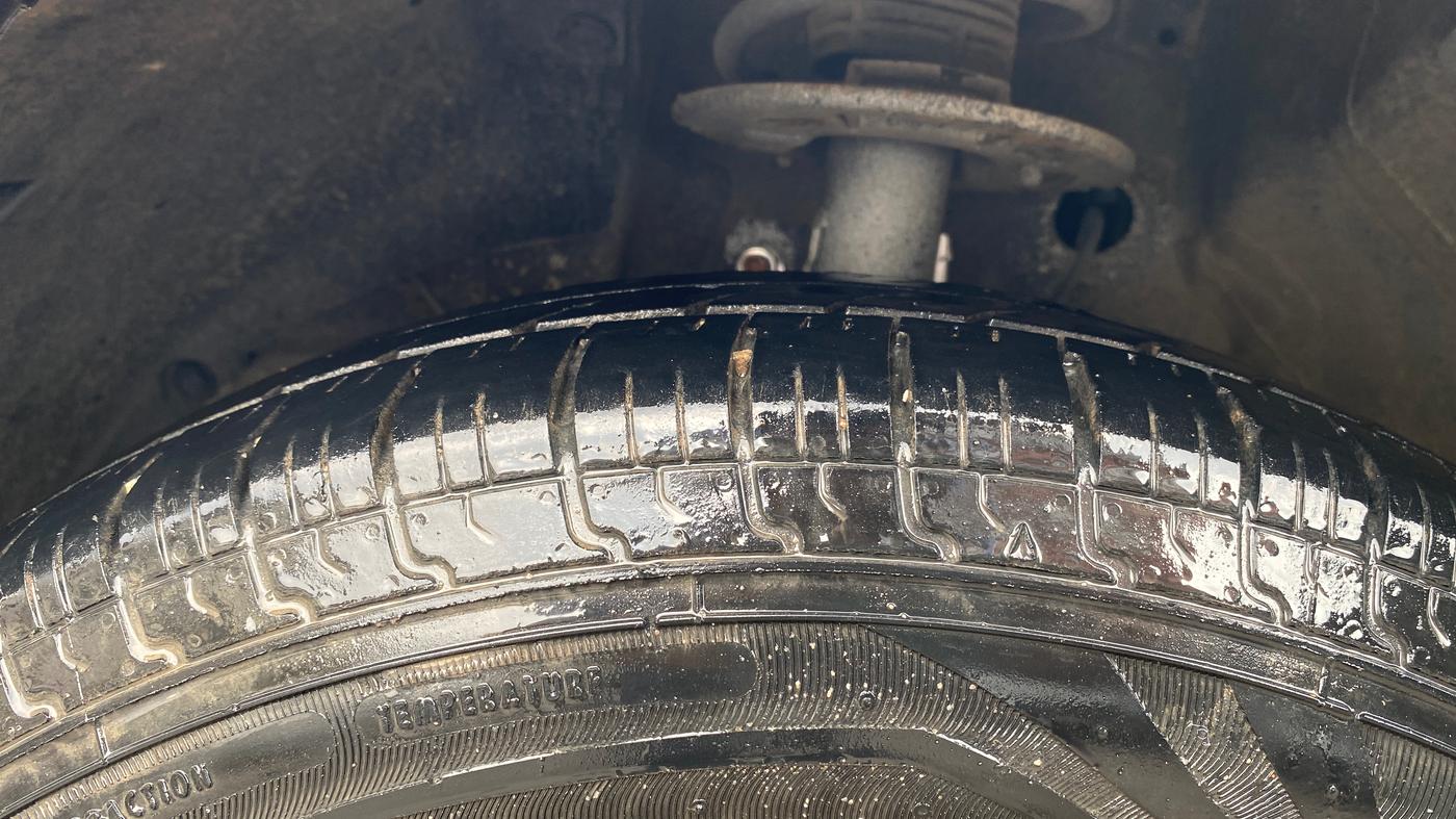 2020 Maruti Swift VXI, Petrol, Manual, 68,128 km, Left Front Tyre Tread