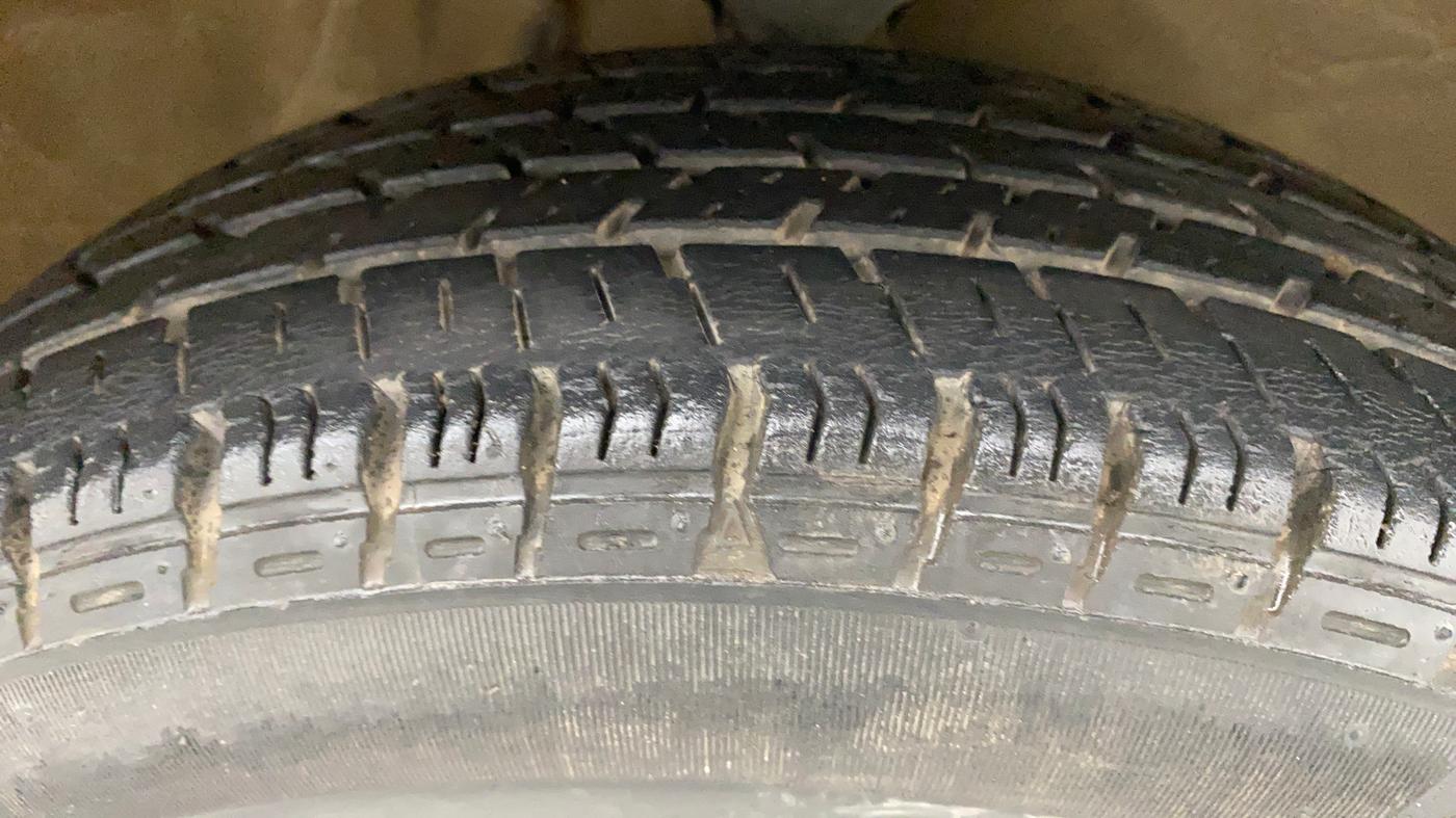 2014 Maruti Alto K10 VXI, Petrol, Manual, 97,579 km, Right Front Tyre Tread