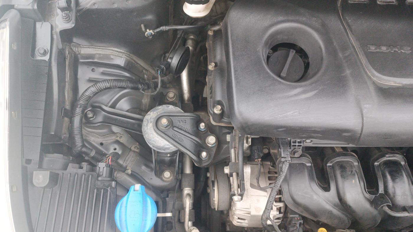 2019 Hyundai Verna 1.6 VTVT SX, Petrol, Manual, 36,892 km, Engine View - Right