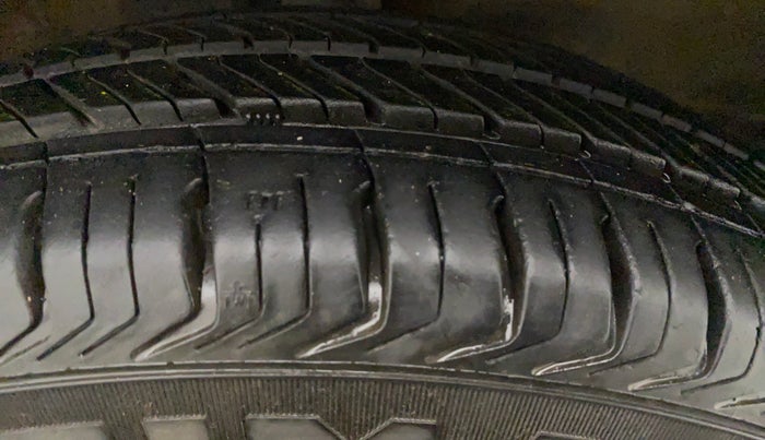 2015 Maruti Wagon R 1.0 LXI CNG, CNG, Manual, 39,943 km, Left Rear Tyre Tread