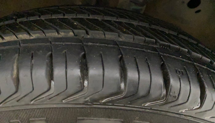 2015 Maruti Wagon R 1.0 LXI CNG, CNG, Manual, 39,943 km, Right Rear Tyre Tread