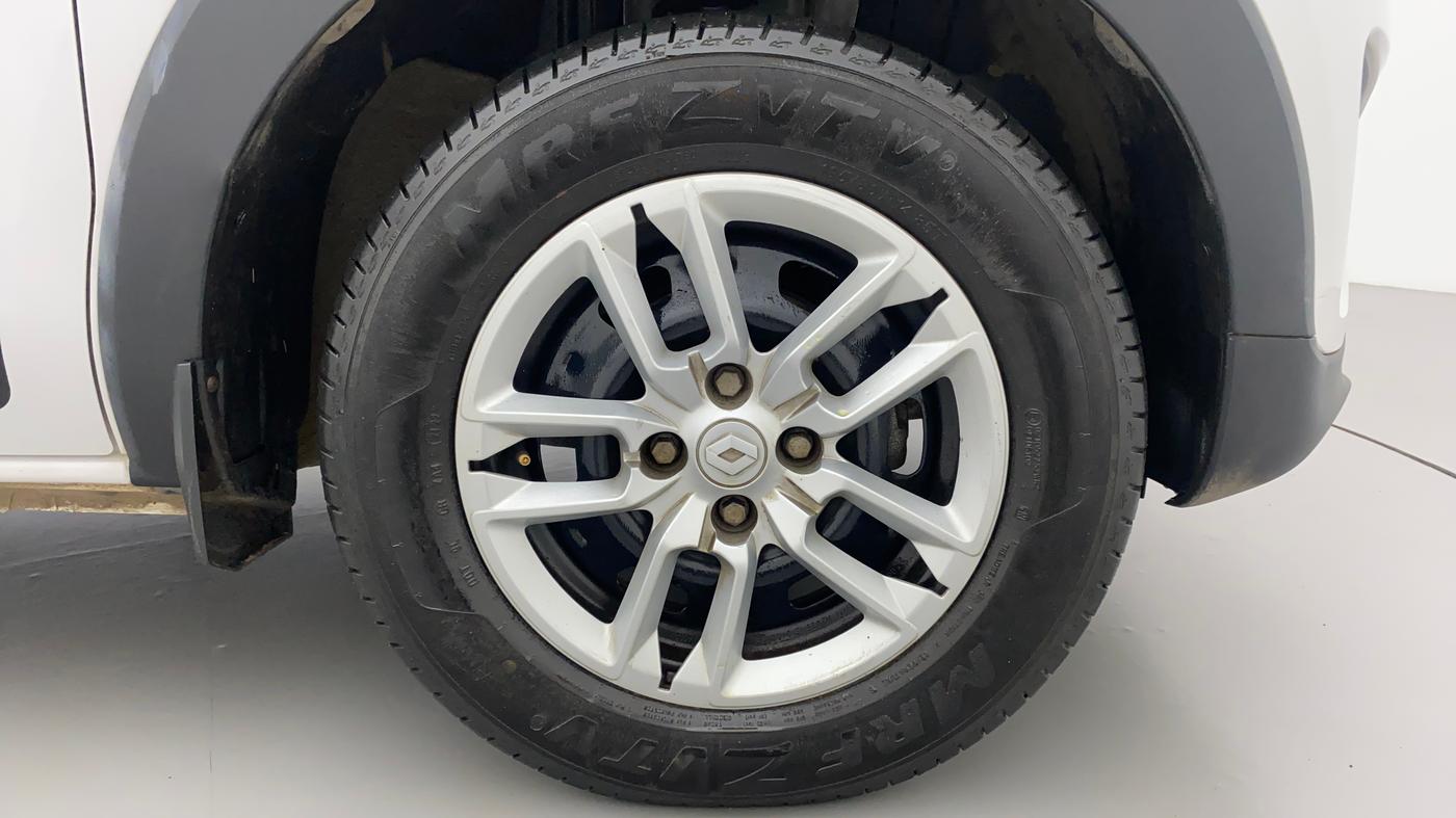 2022 Renault TRIBER RXT, Petrol, Manual, 14,386 km, Right Front Wheel