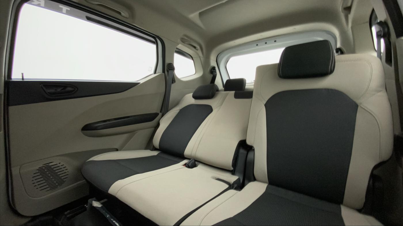 2022 Renault TRIBER RXT, Petrol, Manual, 14,386 km, Reclining Back Row Seats