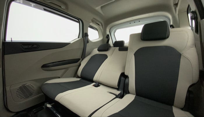 2022 Renault TRIBER RXT, Petrol, Manual, 14,386 km, Reclining Back Row Seats