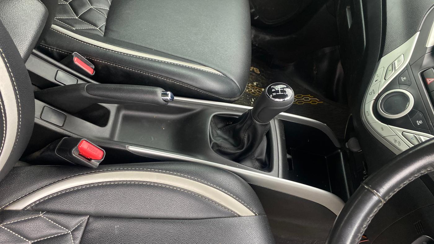 2017 Maruti Baleno ALPHA PETROL 1.2, Petrol, Manual, 11,561 km, Gear Lever