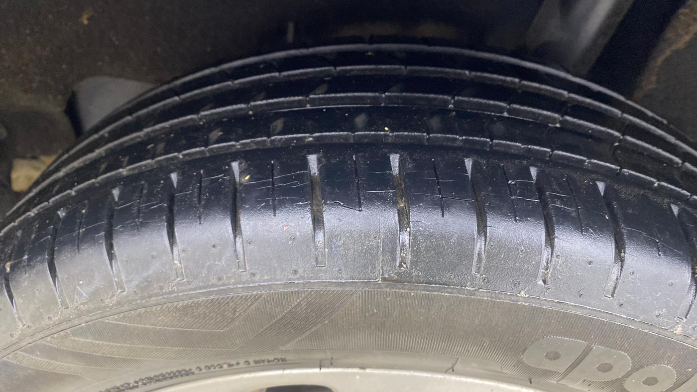 2017 Maruti Baleno ALPHA PETROL 1.2, Petrol, Manual, 11,561 km, Left Rear Tyre Tread
