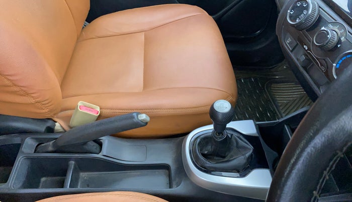 2016 Honda Jazz 1.2L I-VTEC SV, Petrol, Manual, 1,27,663 km, Gear Lever