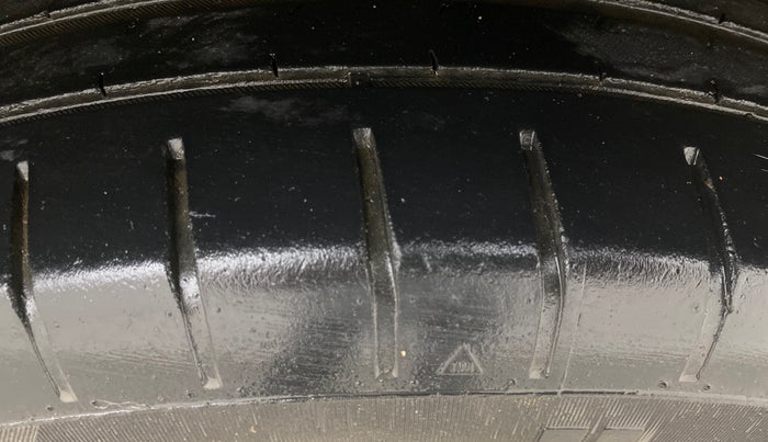 2013 Maruti Swift ZXI, Petrol, Manual, 1,49,909 km, Left Rear Tyre Tread
