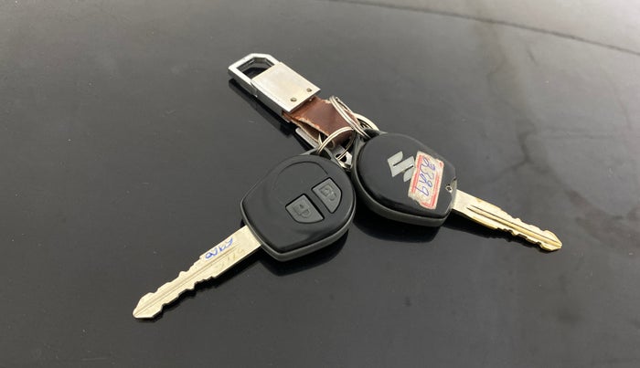 2013 Maruti Swift ZXI, Petrol, Manual, 1,49,909 km, Key Close Up