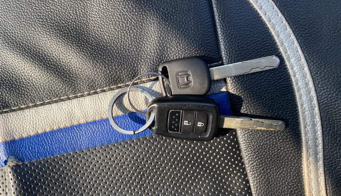 2018 Honda WR-V 1.2L I-VTEC VX MT, CNG, Manual, 48,154 km, Key Close Up