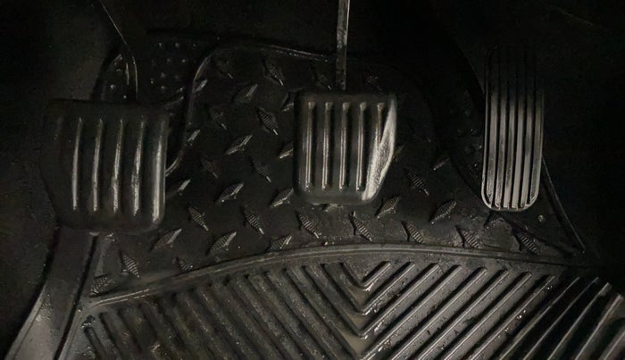 2022 Tata Safari XZ PLUS DARK EDITION, Diesel, Manual, 46,235 km, Pedals