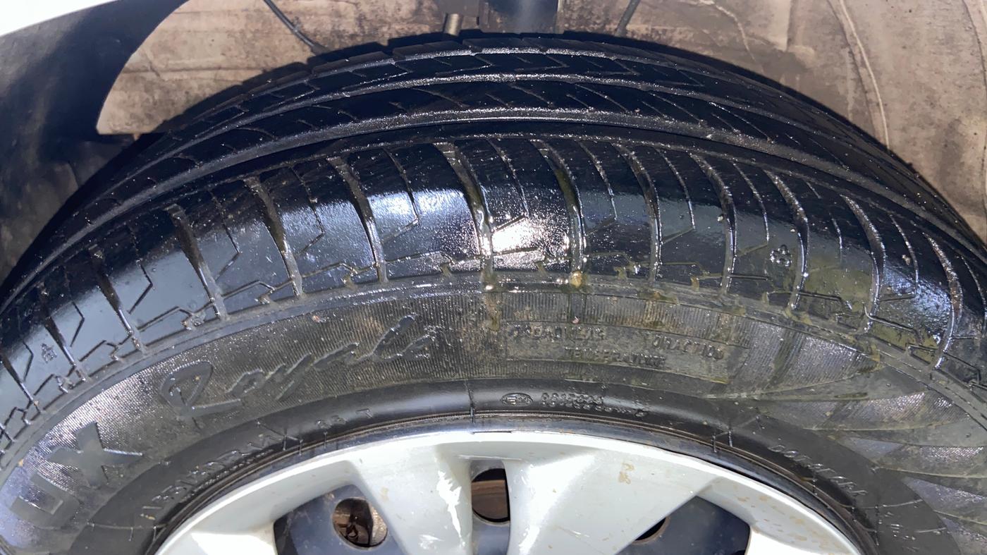 2022 Maruti Swift VXI, Petrol, Manual, 27,747 km, Left Front Tyre Tread