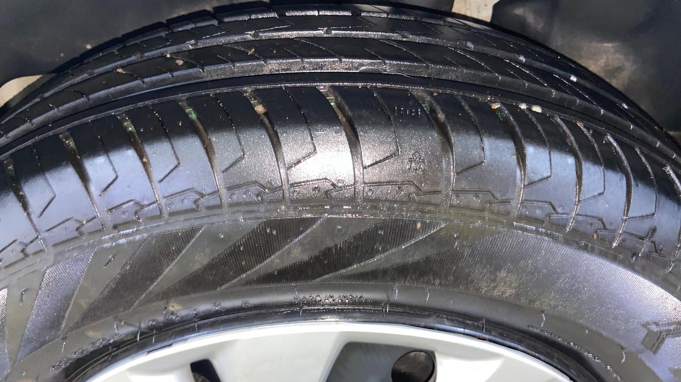 2022 Maruti Swift VXI, Petrol, Manual, 27,747 km, Left Rear Tyre Tread