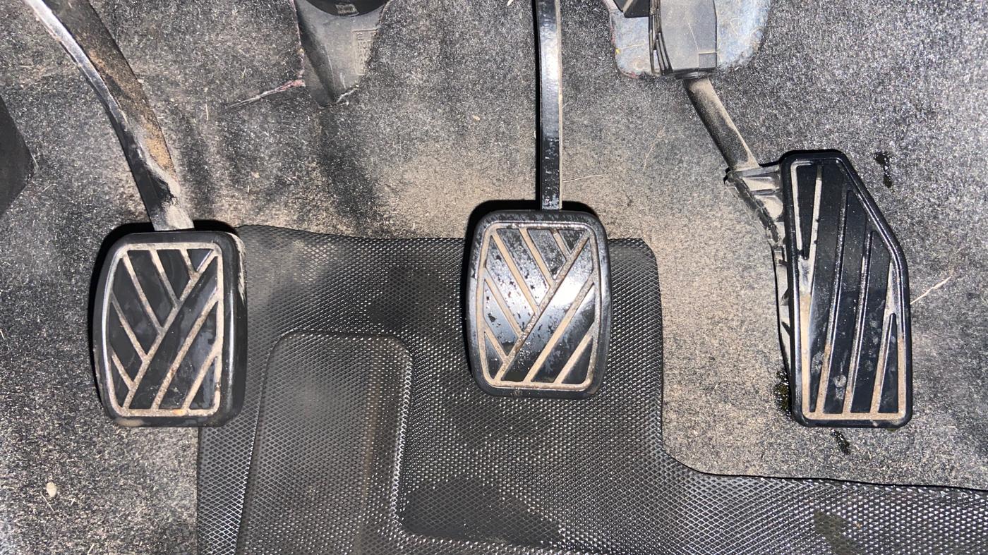 2022 Maruti Swift VXI, Petrol, Manual, 27,747 km, Pedals