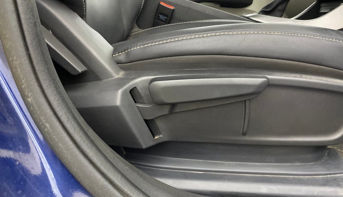 2022 Tata ALTROZ XZA PLUS, Petrol, Automatic, 19,931 km, Driver Side Adjustment Panel