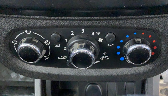 2018 Renault Duster RXS CVT 106 PS, Petrol, Automatic, 74,566 km, AC Unit - Directional switch has minor damage