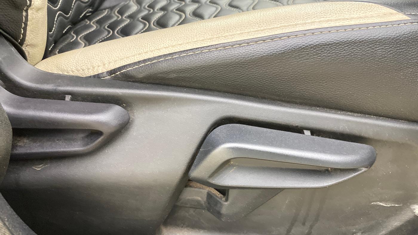 2023 Tata Tiago XZ PLUS PETROL, Petrol, Manual, 36,429 km, Driver Side Adjustment Panel