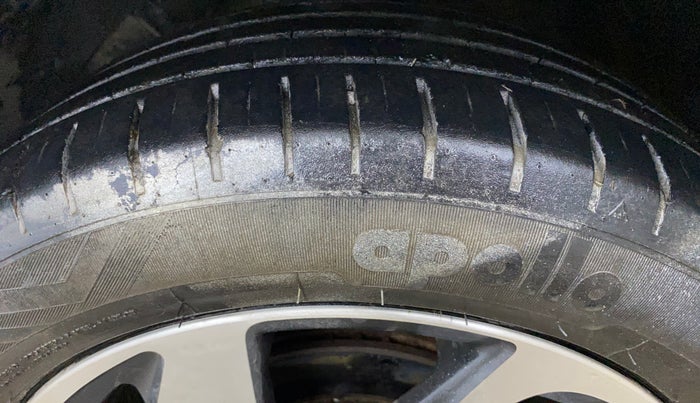 2023 Toyota Glanza G, CNG, Manual, 33,695 km, Left Front Tyre Tread