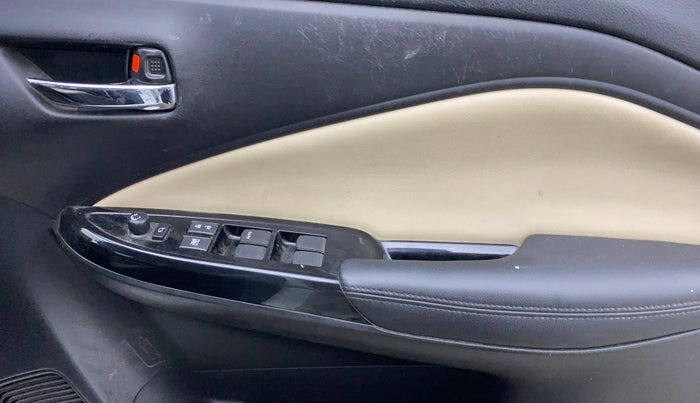 2023 Toyota Glanza G, CNG, Manual, 33,695 km, Driver Side Door Panels Control