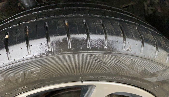 2023 Toyota Glanza G, CNG, Manual, 33,695 km, Right Front Tyre Tread