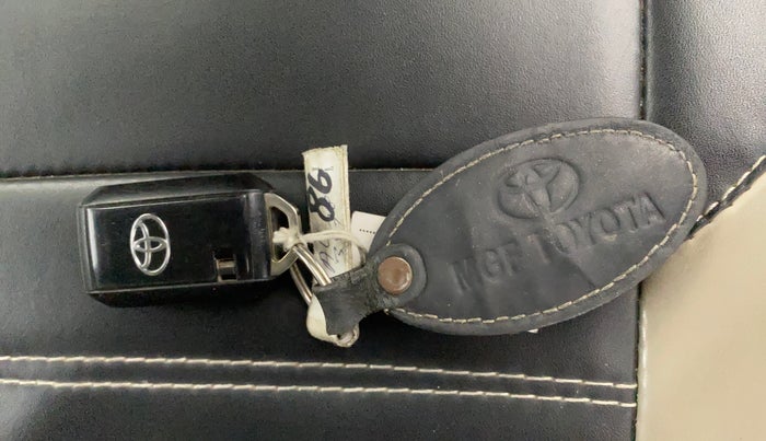 2023 Toyota Glanza G, CNG, Manual, 33,695 km, Key Close Up