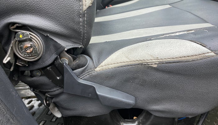 2014 Nissan Terrano XE 85 PS DEISEL, Diesel, Manual, 66,226 km, Driver Side Adjustment Panel