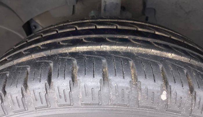 2014 Nissan Terrano XE 85 PS DEISEL, Diesel, Manual, 66,226 km, Left Front Tyre Tread