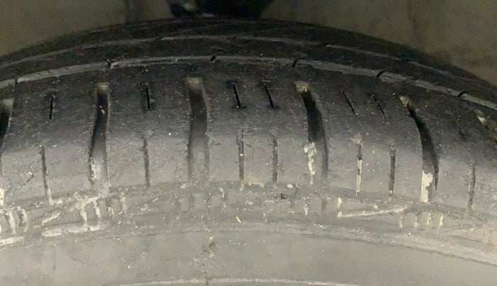 2012 Hyundai i10 MAGNA 1.2, Petrol, Manual, 64,445 km, Left Front Tyre Tread