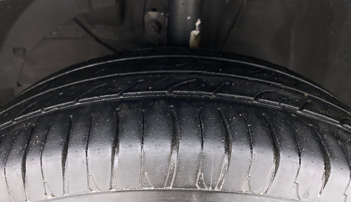 2019 Maruti Baleno DELTA PETROL 1.2, Petrol, Manual, 66,744 km, Left Front Tyre Tread