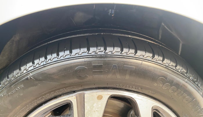 2022 Hyundai AURA SX PLUS 1.2 AMT, Petrol, Automatic, 67,386 km, Left Front Tyre Tread