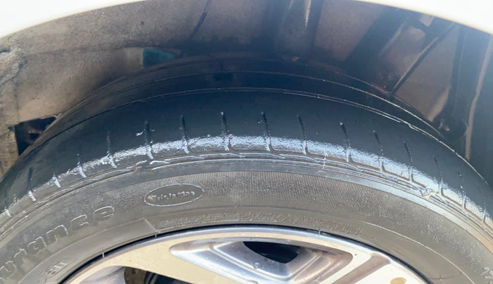 2022 Hyundai AURA SX PLUS 1.2 AMT, Petrol, Automatic, 67,386 km, Right Rear Tyre Tread