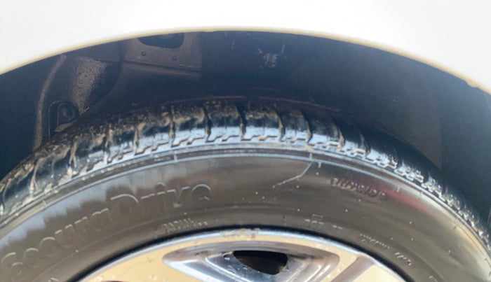 2022 Hyundai AURA SX PLUS 1.2 AMT, Petrol, Automatic, 67,386 km, Right Front Tyre Tread