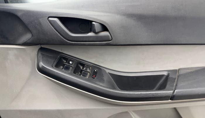 2022 Tata Tiago XT CNG, CNG, Manual, 79,150 km, Driver Side Door Panels Control