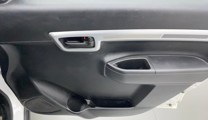 2020 Maruti S PRESSO VXI PLUS AMT, Petrol, Automatic, 18,801 km, Driver Side Door Panels Control