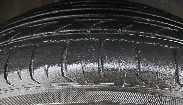 2013 Maruti A Star VXI ABS AT, Petrol, Automatic, 46,530 km, Right Front Tyre Tread