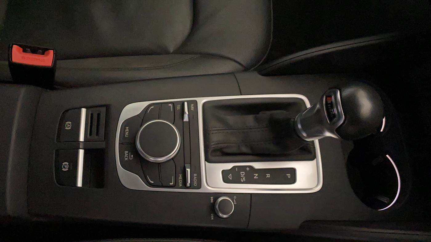 2015 Audi A3 40 TFSI S LINE, Petrol, Automatic, 50 km, Gear Lever
